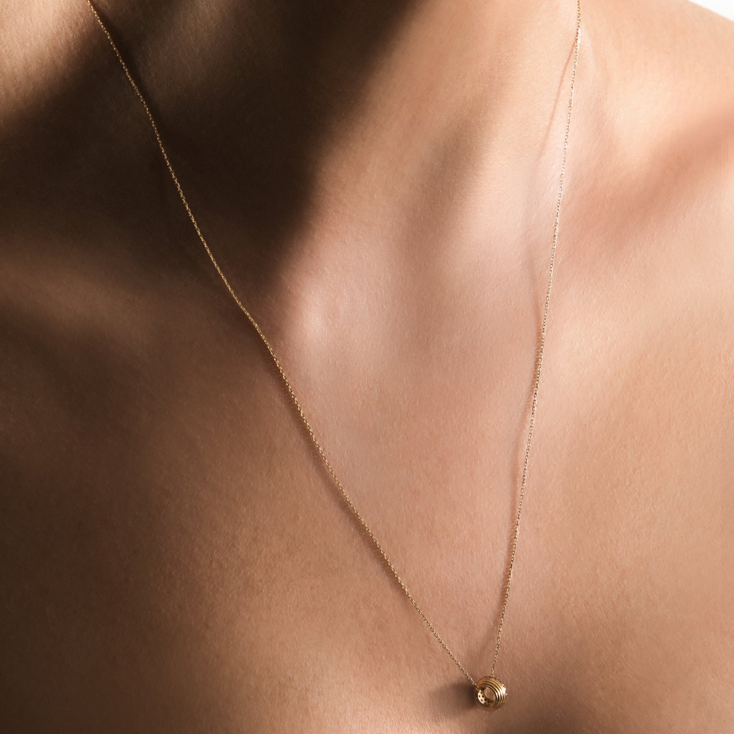 Circle Cognac Diamonds Necklace